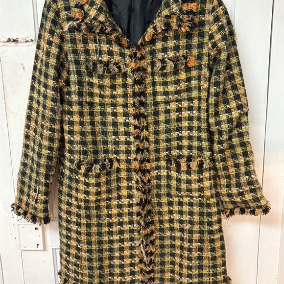 VINTAGE CHANEL boucle’ tweed jacket Karl Lagerfeld/80s/90s signature raw fringe